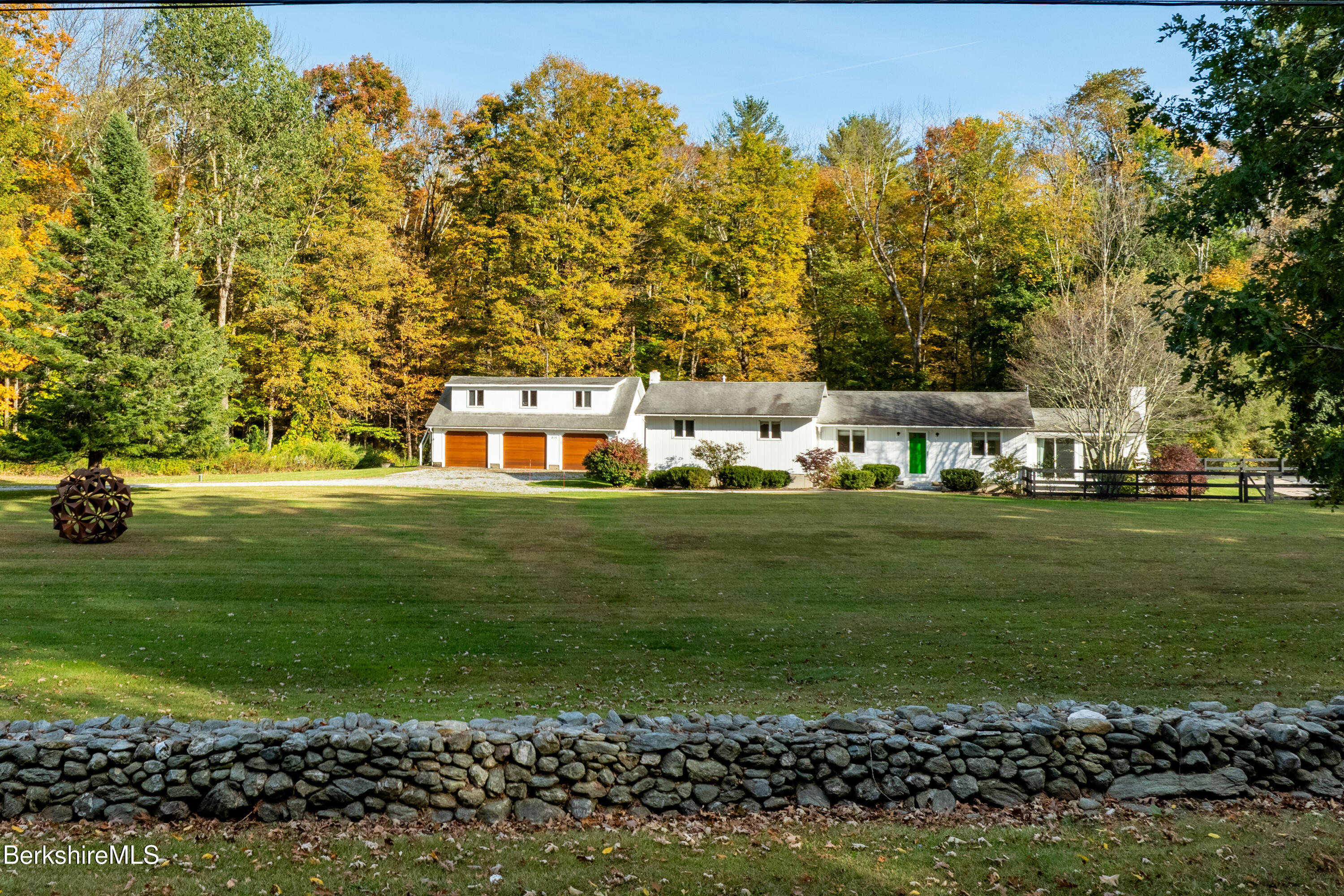 Undermountain Rd, Sheffield, MA 01257