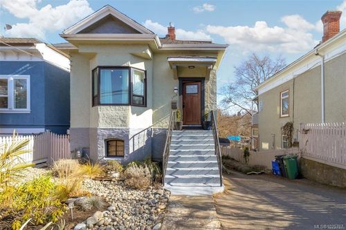 1709 Fernwood Rd, Victoria, BC, V8T2Y3 | Card Image