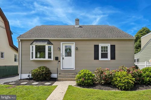 407 Swarthmore Ave, FOLSOM, PA, 19033-1715 | Card Image
