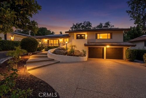 10658 Meadow Glen Way E, Escondido, CA, 92026-6922 | Card Image