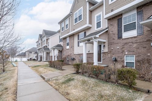 24-4580 Bradley Cir, Troy, MI, 48085-5107 | Card Image