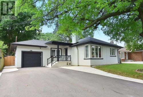2110 Munden Rd, Mississauga, ON, L5A2R2 | Card Image