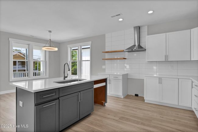 404 Fayetteville Ave, House other with 3 bedrooms, 2 bathrooms and null parking in Carolina Beach NC | Image 10