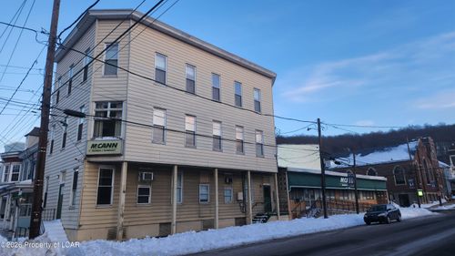 2 E Pine St, Mahanoy City, PA, 17948-2735 | Card Image
