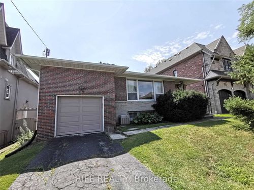 67 Munro Blvd, North York, ON, M2P1C3 | Card Image