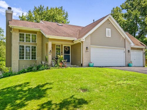 3476 Valley Woods Dr, CHERRY VALLEY, IL, 61016-9284 | Card Image