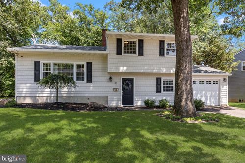 29 Hilltop Dr, YARDLEY, PA, 19067-5977 | Card Image