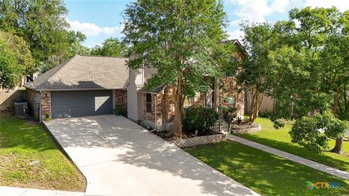 640 Riverside Dr, New Braunfels, TX, 78130-3668 | Card Image