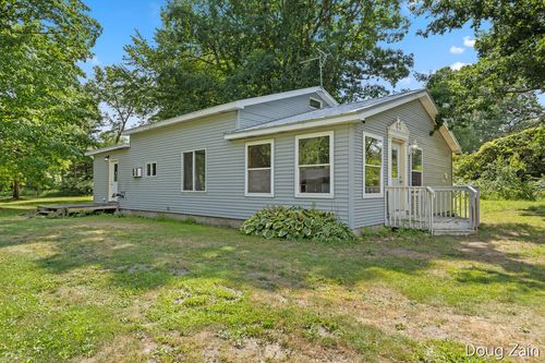 10680 15 Mile Rd, Cedar Springs, MI, 49319-9759 | Card Image