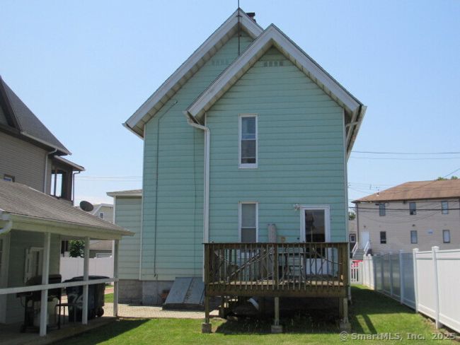 76 Porter St, House other with 2 bedrooms, 2 bathrooms and 3 parking in Bridgeport CT | Image 4