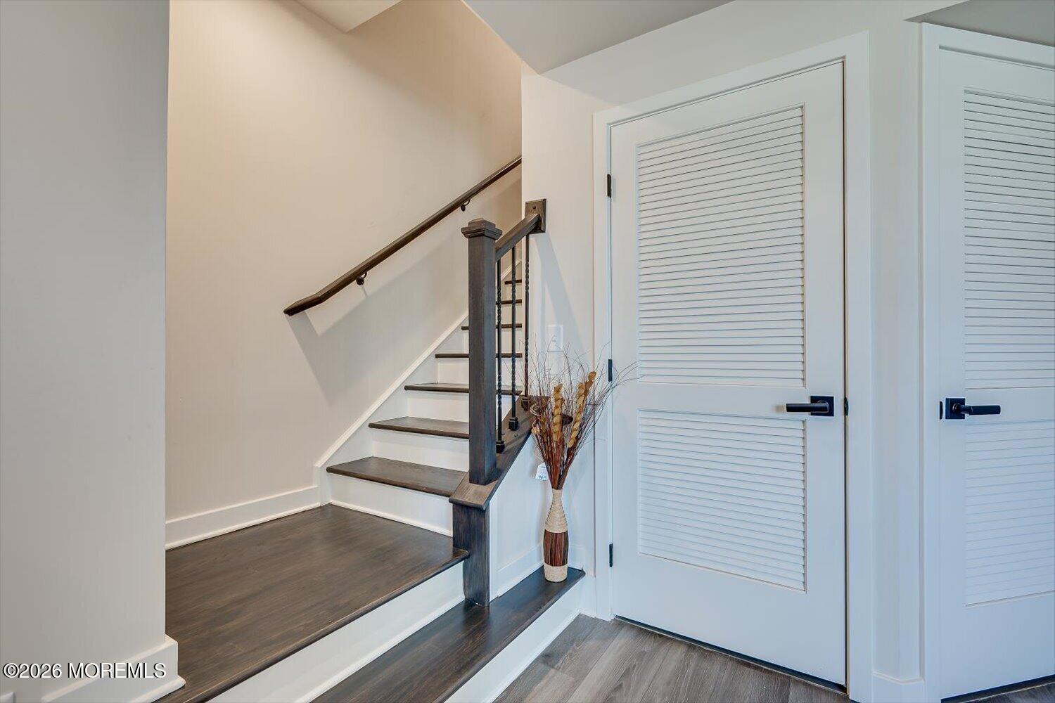 Residential Lease in Cliffwood 5