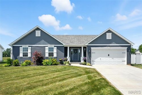 827 Warrior Ridge Dr, Warrenton, MO, 63383-2387 | Card Image