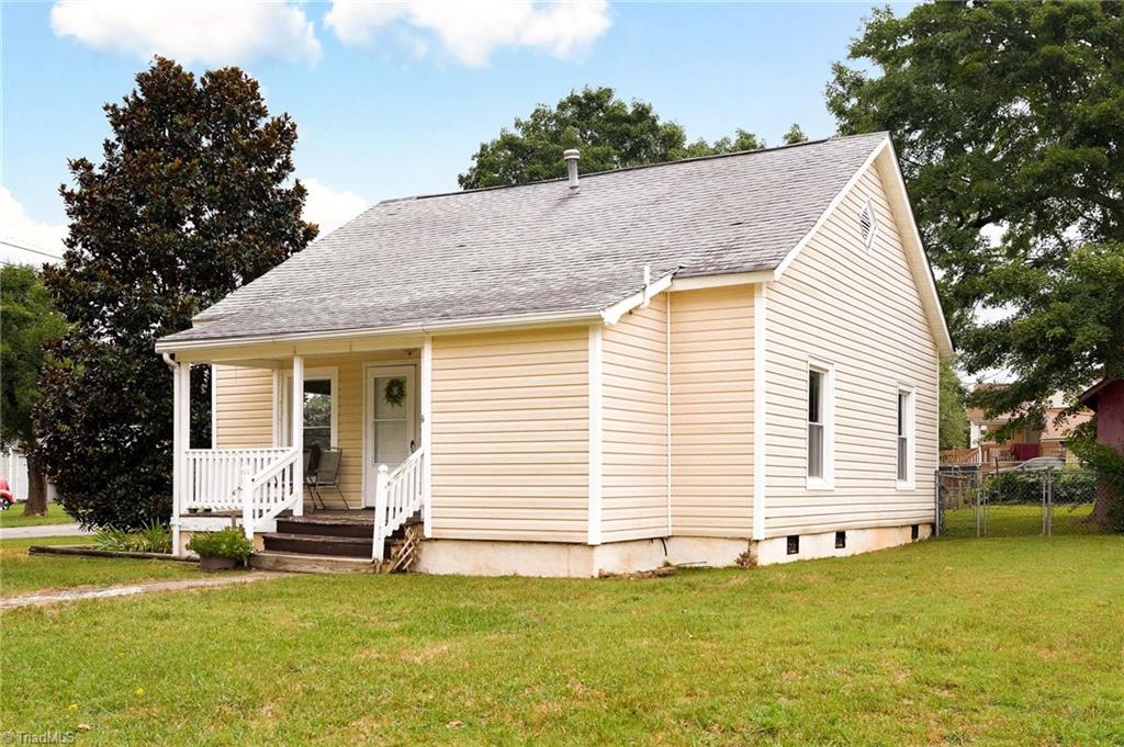 Mill St, Lexington, NC 27295