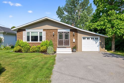 681 Lake Dr S, Keswick, ON, L4P1T9 | Card Image