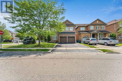 100 Pantomine Boulevard, Brampton (Brampton West), ON, L6Y5N4 | Card Image