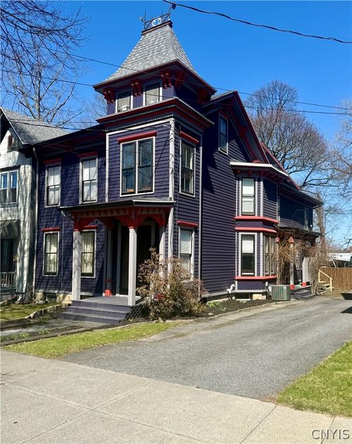25 Grover St, Auburn, NY, 13021-3829 | Card Image