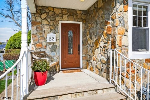 22 Vine St, Nutley, NJ, 07110-2636 | Card Image