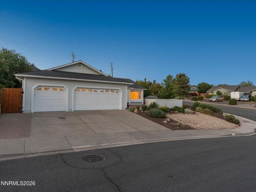 695 Kane Ct, Reno, NV, 89512-1354 | Card Image