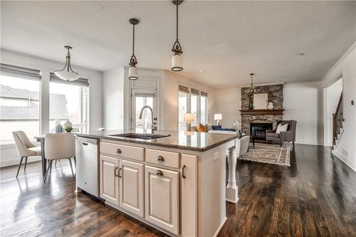 14017 Haskins St, Overland Park, KS, 66221-8901 | Card Image