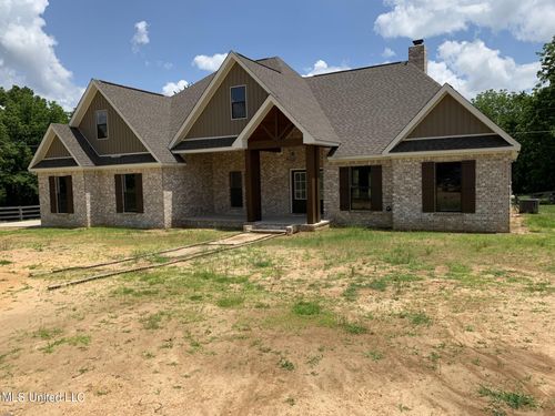 1000 Hawkins Rd, Courtland, MS, 38620-9304 | Card Image