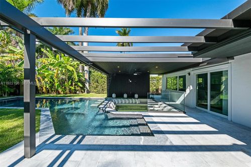 10618 Ne 11th Ct, Miami Shores, FL, 33138-2123 | Card Image