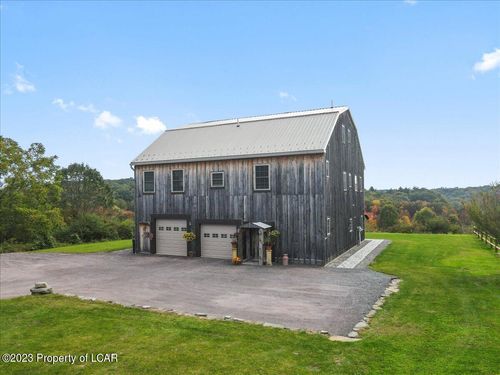 1360 Market St, Dallas, PA, 18612-3125 | Card Image