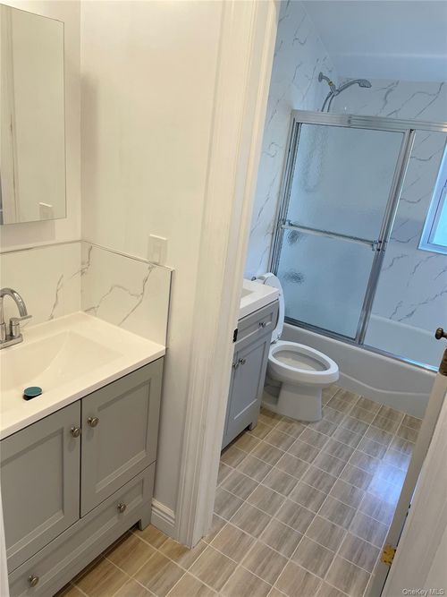 64 230th St, Flushing, NY, 11364 | Card Image