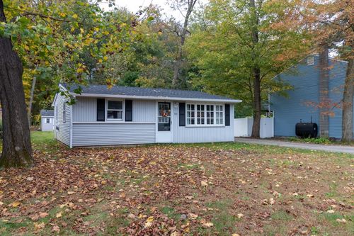 90 Cottage Rd, Enfield, CT, 06082-2238 | Card Image