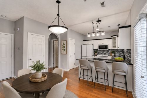 804 Spence Enclave Ln, Nashville, TN, 37210-3240 | Card Image