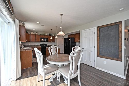 7736 Habbin Dr, Hamilton Twp, OH, 45039-7375 | Card Image