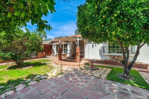 22111 Covello St, Canoga Park, CA, 91303-1130 | Card Image