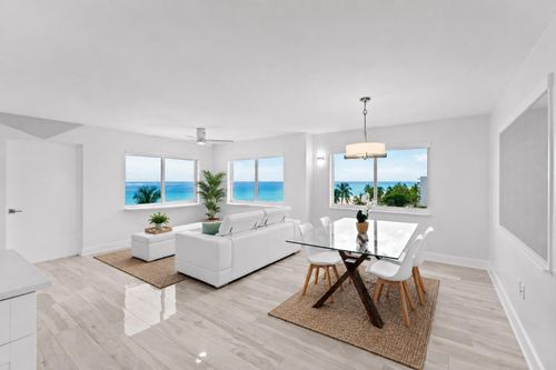 501-300 Oregon St, Hollywood, FL, 33019-2037 | Card Image