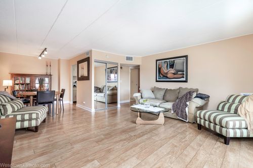 apt-3d-3222 Sanders Rd, Northbrook, IL, 60062-7151 | Card Image