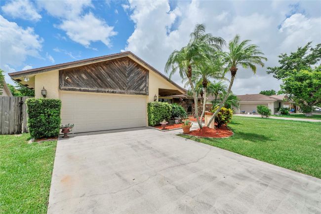 4094 Nw 1 St Pl, House other with 3 bedrooms, 2 bathrooms and null parking in Deerfield Beach FL | Image 39