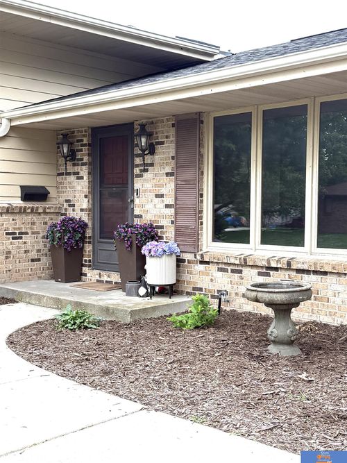 2111 Grant St, Beatrice, NE, 68310-3334 | Card Image