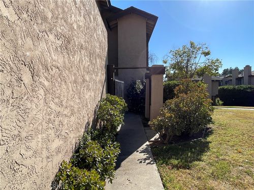 59-140 E El Norte Pkwy, Escondido, CA, 92026-2623 | Card Image