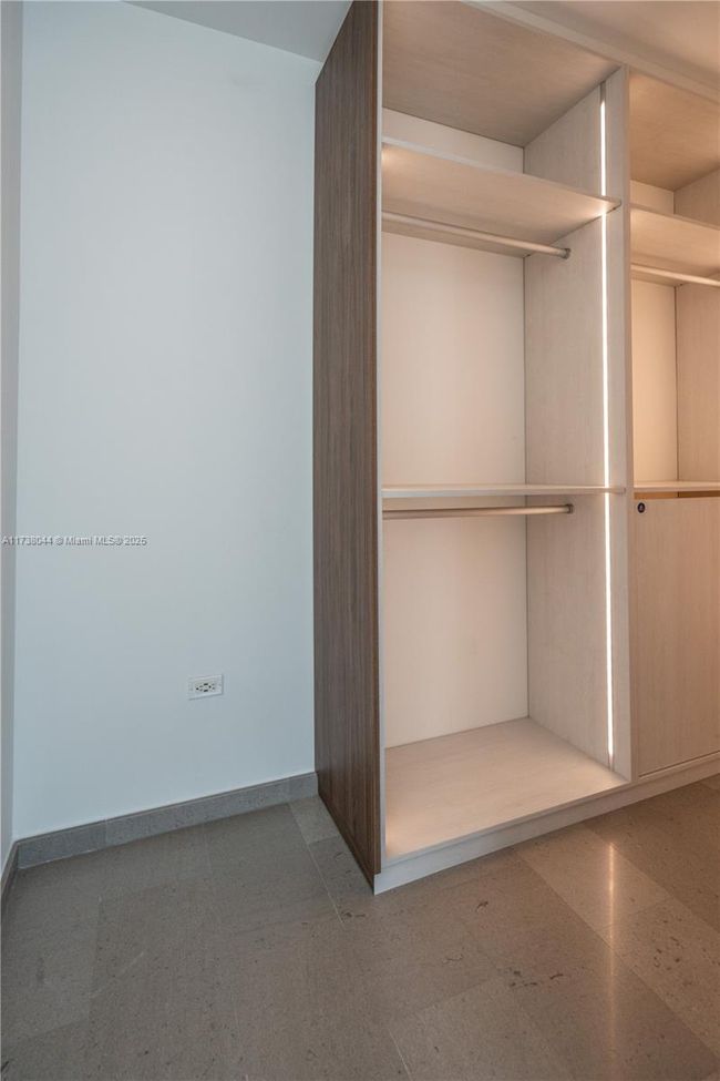 STE-806 - 88 Sw 7 Th St, Condo with 3 bedrooms, 3 bathrooms and null parking in Miami FL | Image 29