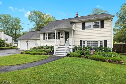 25 Hunter St, Succasunna, NJ, 07876-1615 | Card Image