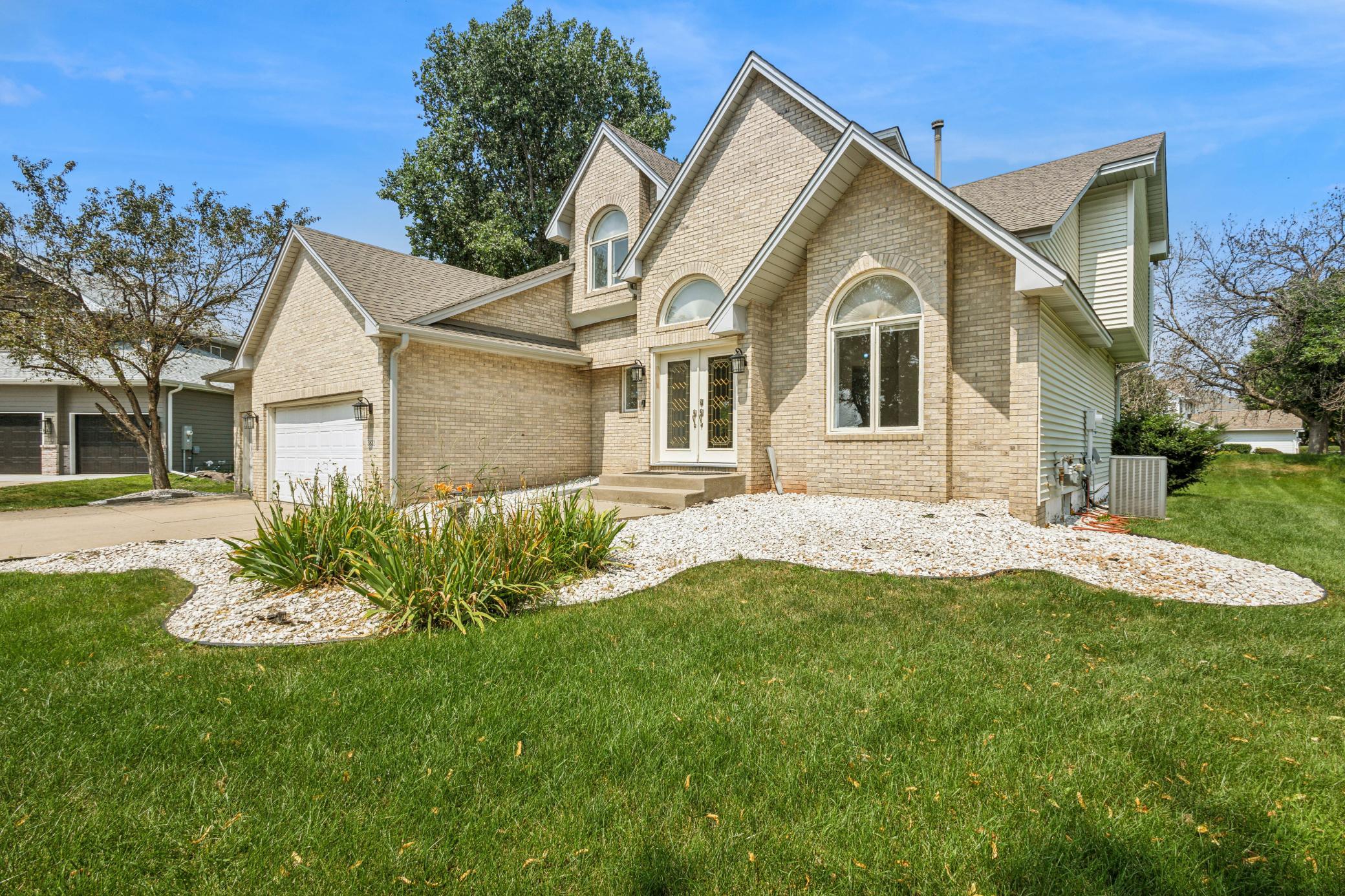 Dunbar Ct, Minneapolis, MN 55443