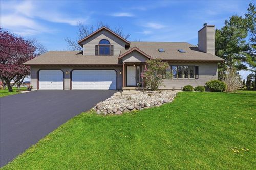 6715 Forest Park Drive, Windsor, WI, 53532 | Card Image