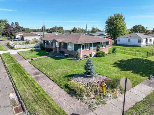 531 12th Ave, Two Harbors, MN, 55616-1215 | Card Image