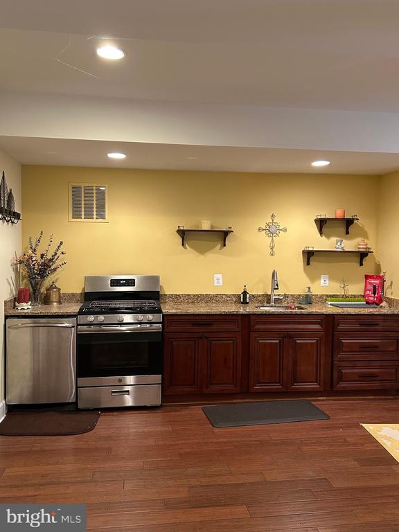 Residential Lease in ASHBURN 5
