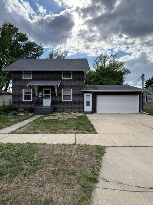 112 S Main St, Sherburn, MN, 56171-1059 | Card Image