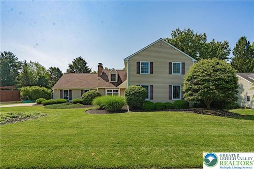 4984 Meadowview Dr, MACUNGIE, PA, 18062-9017 | Card Image