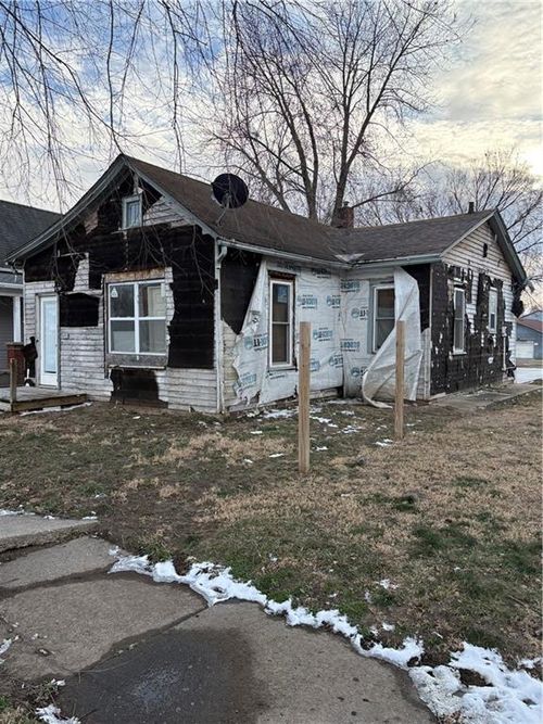 3010 S 19th St, Saint Joseph, MO, 64503-3206 | Card Image