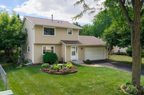 9067 75th St S, Cottage Grove, MN, 55016-2210 | Card Image