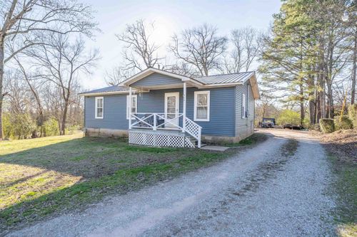 844 W Pine St, Selmer, TN, 38375-1253 | Card Image