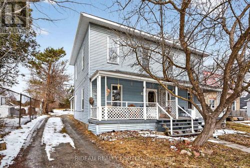 26 Rideau St, Westport, ON, K0G1X0 | Card Image