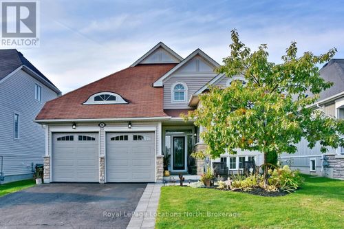 26 Starboard Cir, Wasaga Beach, ON, L9Z0E9 | Card Image