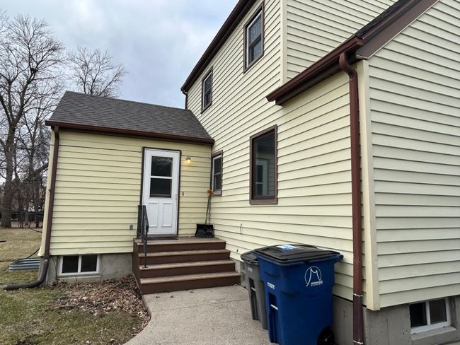 Rear Entrance.JPG | Image 6